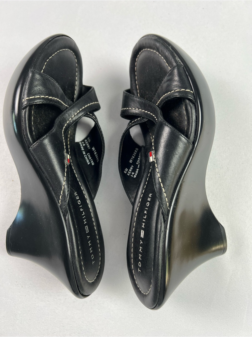 Tommy Hilfiger Kerry Black Sandal Wedge Size 6 - Picture 5 of 11